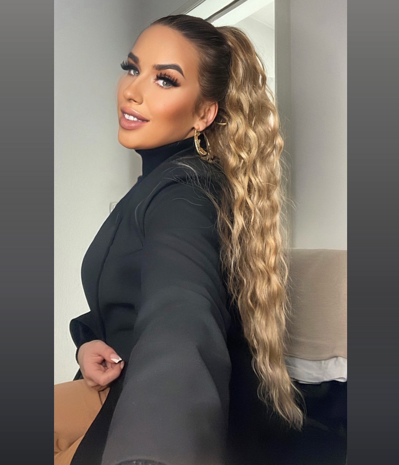Mia